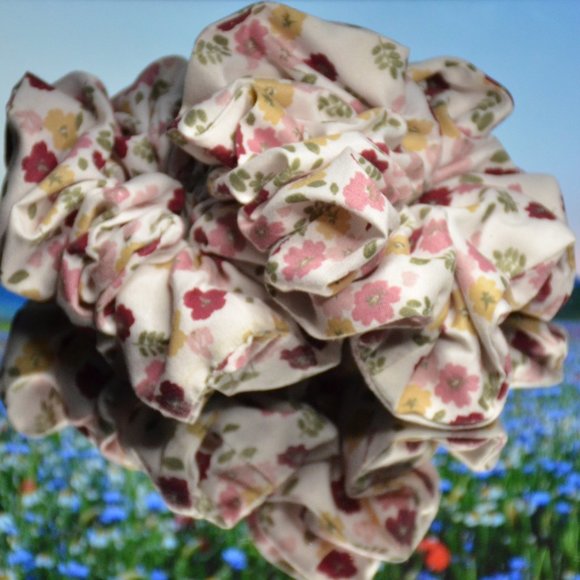 Spring Collection Scrunchies - Picture 5 of 12